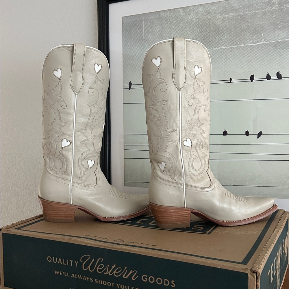 Tecovas Annie Hearts Boots - Picture 6 of 11